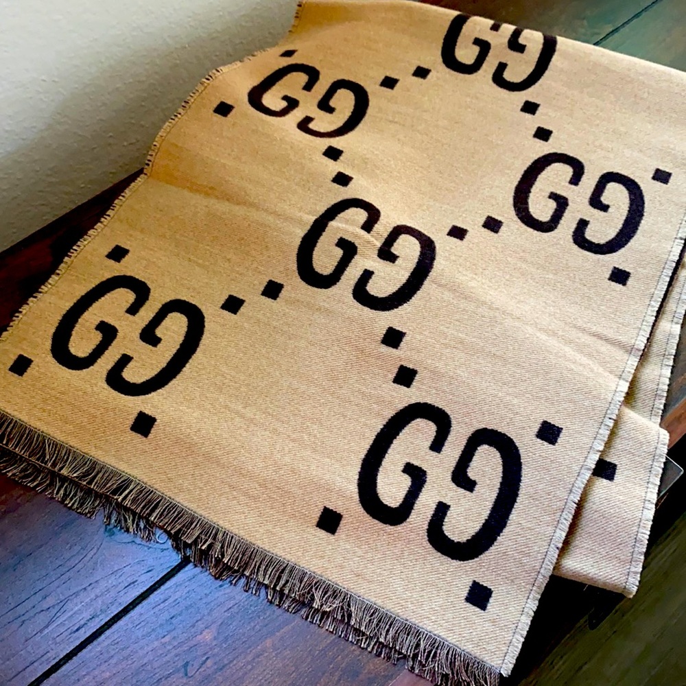 Gucci GG wool/silk scarf